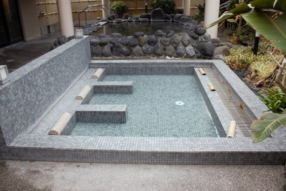 露天：寝湯