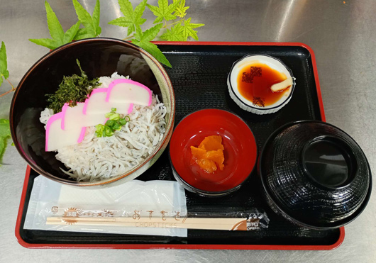 しらすかまぼこ丼